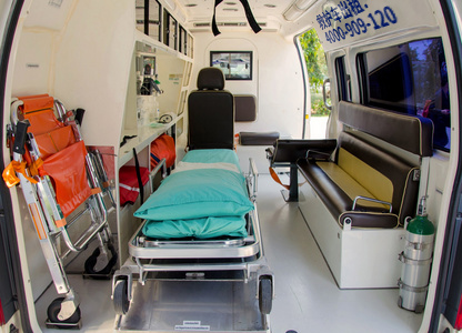 摩托车负压急救车租用：慎之又慎，守护安全！